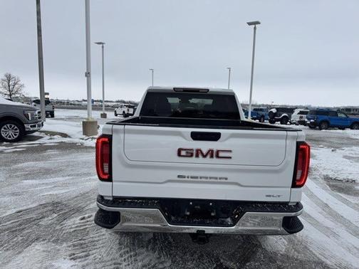 2025 GMC Sierra 1500 SLT