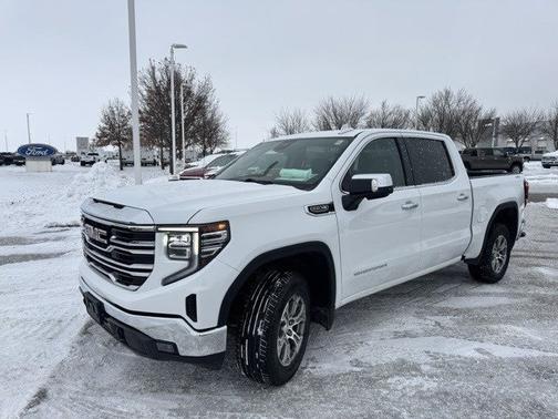 2025 GMC Sierra 1500 SLT