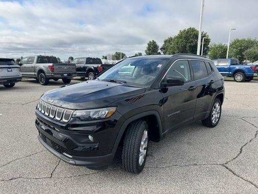 2022 Jeep Compass LATITUDE LUX