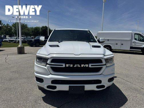 Bright White Clearcoat 2020 RAM 1500 Laramie