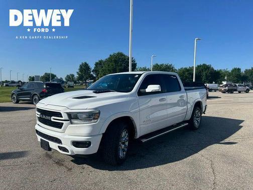 Bright White Clearcoat 2020 RAM 1500 Laramie