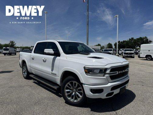 Bright White Clearcoat 2020 RAM 1500 Laramie