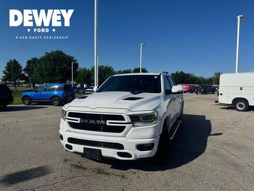 Bright White Clearcoat 2020 RAM 1500 Laramie