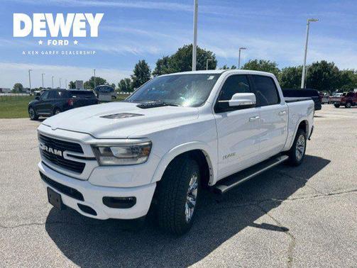 Bright White Clearcoat 2020 RAM 1500 Laramie