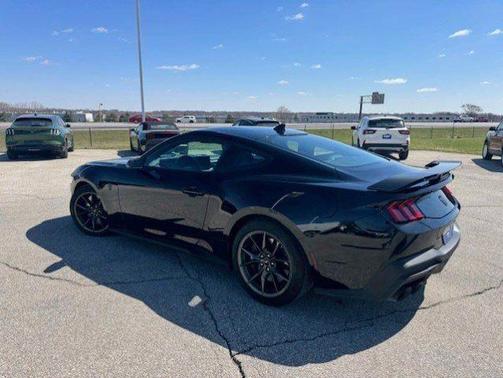 2025 Ford Mustang DARK HORSE