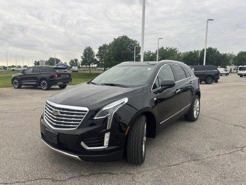 Stellar Black Metallic 2019 Cadillac XT5 Platinum