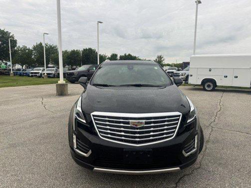 Stellar Black Metallic 2019 Cadillac XT5 Platinum