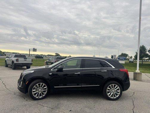 Stellar Black Metallic 2019 Cadillac XT5 Platinum