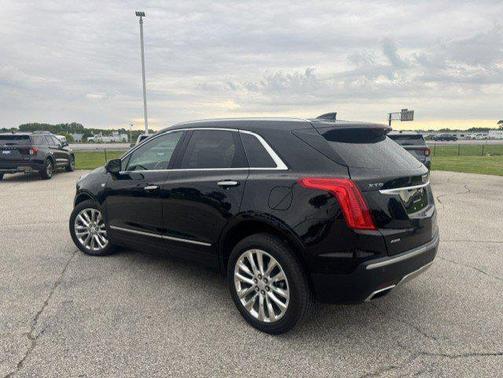 Stellar Black Metallic 2019 Cadillac XT5 Platinum