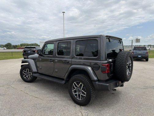 granite crystal metallic clearcoat 2026 Jeep Wrangler 4-Door Sahara 4x4
