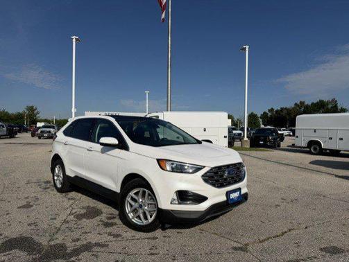White Metallic 2022 Ford Edge SEL