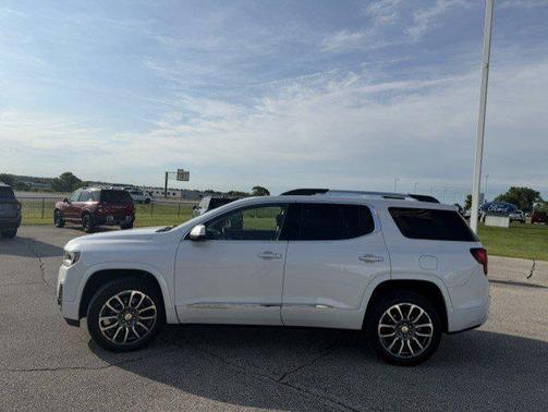 White Frost Tricoat 2022 GMC Acadia Denali