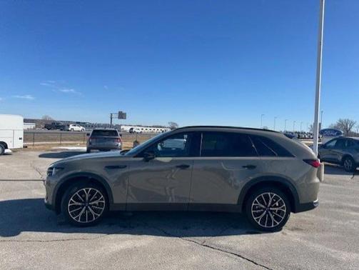 ZIRCON SAND METALLIC 2025 Mazda CX-70 PHEV CX-70