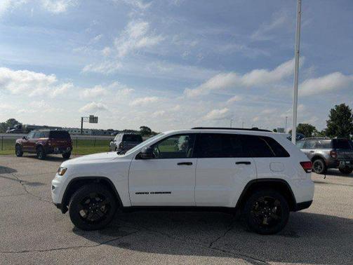 Bright White Clearcoat 2019 Jeep Grand Cherokee Upland