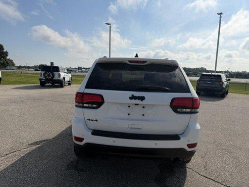 Bright White Clearcoat 2019 Jeep Grand Cherokee Upland