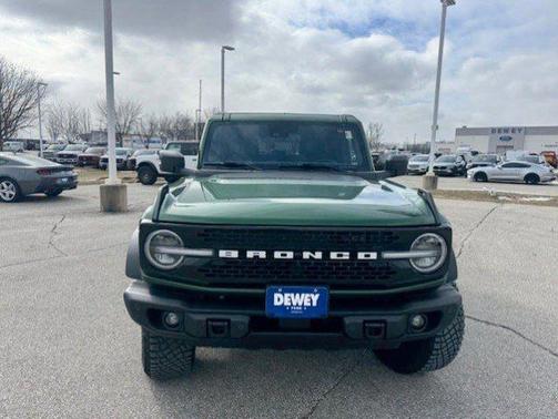 ERUPTION GREEN METALLIC 2023 Ford Bronco WILDTRAK