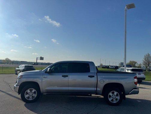 Silver Sky Metallic 2018 Toyota Tundra SR5