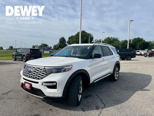 White 2020 Ford Explorer Platinum