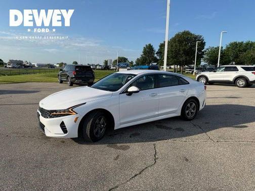 Glacial White Pearl 2022 Kia K5 LXS