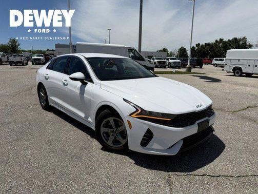 Glacial White Pearl 2022 Kia K5 LXS