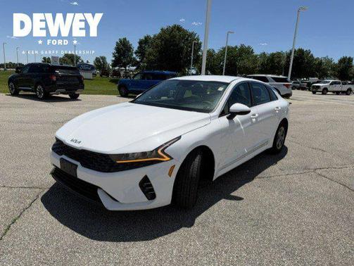 Glacial White Pearl 2022 Kia K5 LXS