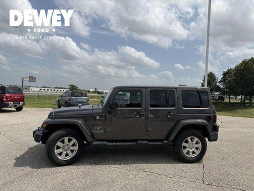 Granite Crystal Metallic Clearcoat 2017 Jeep Wrangler Unlimited Sahara