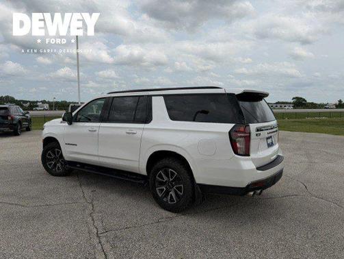 Iridescent Pearl Tricoat 2022 Chevrolet Suburban 4WD Z71