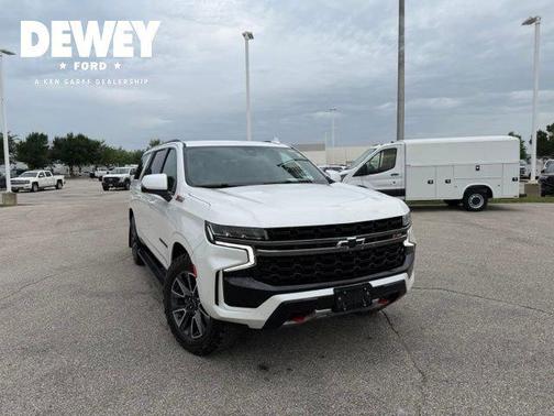Iridescent Pearl Tricoat 2022 Chevrolet Suburban 4WD Z71