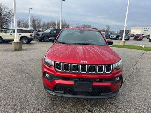 Red Hot Pearlcoat 2025 Jeep Compass Latitude