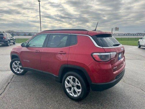 Red 2025 Jeep Compass LATITUDE