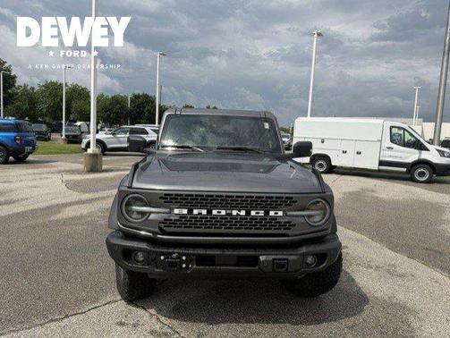 Carbonized Gray Metallic 2023 Ford Bronco Badlands