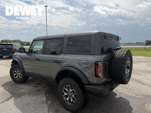 Carbonized Gray Metallic 2023 Ford Bronco Badlands