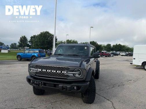Carbonized Gray Metallic 2023 Ford Bronco Badlands