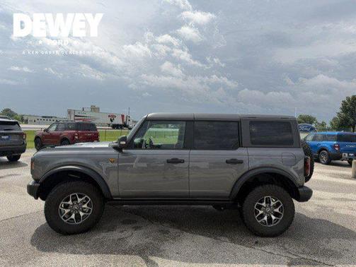 Carbonized Gray Metallic 2023 Ford Bronco Badlands