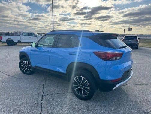 Fountain Blue 2024 Chevrolet Trailblazer LT