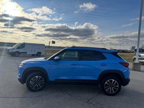 Fountain Blue 2024 Chevrolet Trailblazer LT