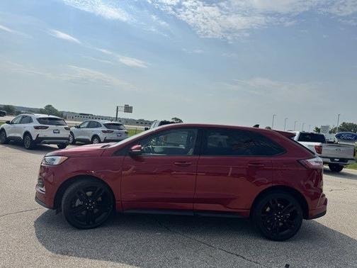 2022 Ford Edge ST