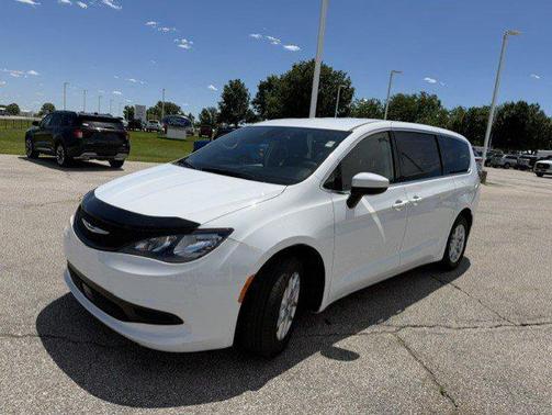 Bright White Clearcoat 2023 Chrysler Voyager LX