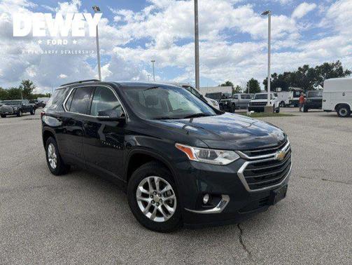Graphite Metallic 2019 Chevrolet Traverse LT Cloth