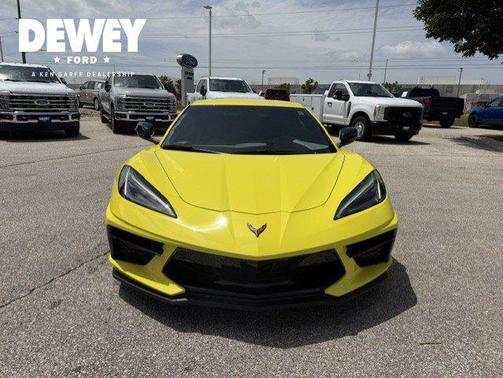 Accelerate Yellow Metallic 2022 Chevrolet Corvette Stingray w/3LT