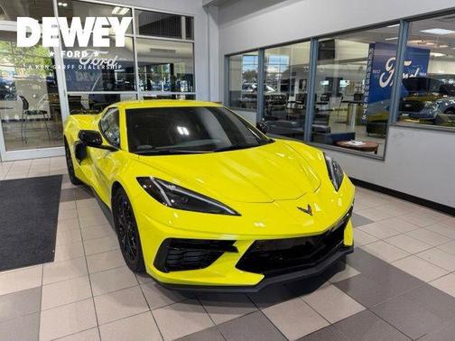 Accelerate Yellow Metallic 2022 Chevrolet Corvette Stingray w/3LT