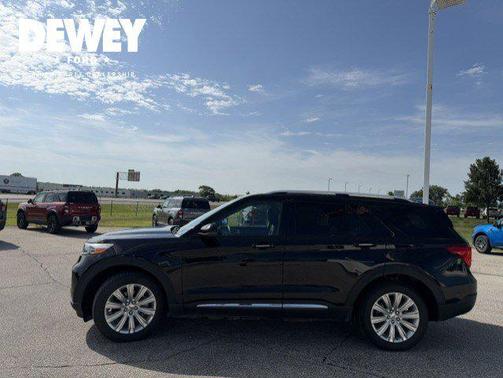 Black Metallic 2023 Ford Explorer Limited