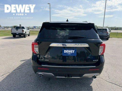Black Metallic 2023 Ford Explorer Limited