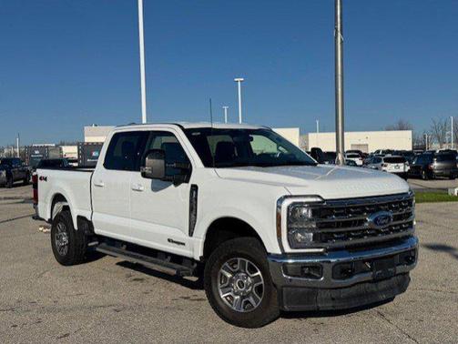 Oxford White 2025 Ford F-250 Lariat