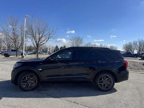 AGATE BLACK METALLIC 2025 Ford Explorer ST-LINE