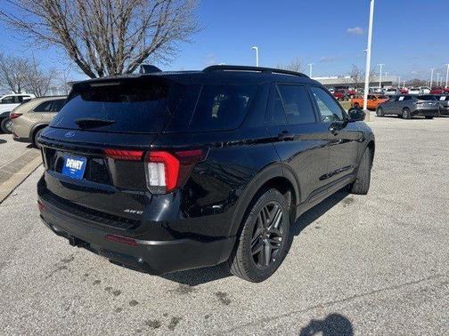 AGATE BLACK METALLIC 2025 Ford Explorer ST-LINE