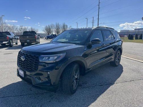 AGATE BLACK METALLIC 2025 Ford Explorer ST-LINE