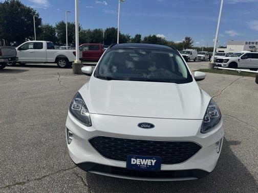 2022 Ford Escape TITANIUM