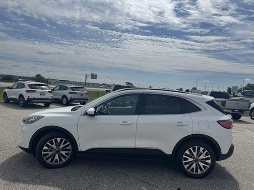 2022 Ford Escape TITANIUM