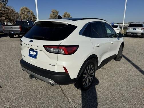 2022 Ford Escape TITANIUM